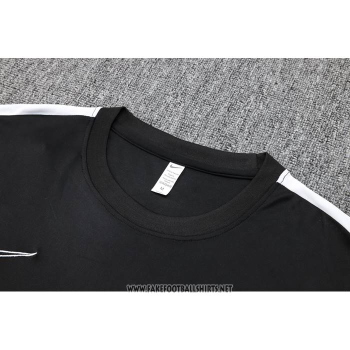 Tracksuit
 Al Nassr Short Sleeve
 2024-2025 Black
 - Shorts

